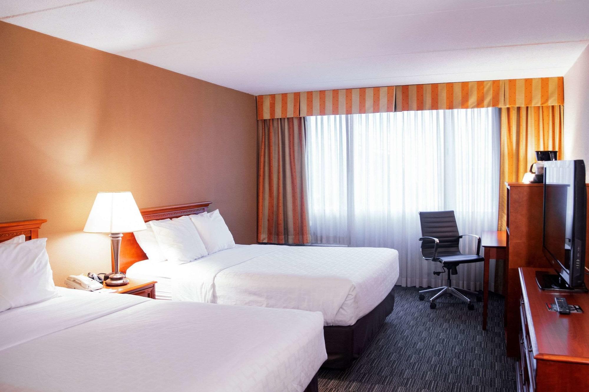 Clarion Hotel & Convention Center Joliet Exterior foto